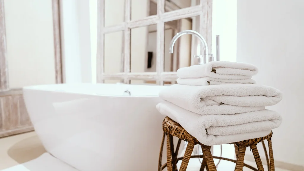 Why are White Towels Standard in Hospitality?